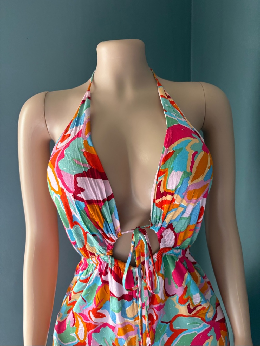 Colorful Backless Jumper - Picture 3 of 4